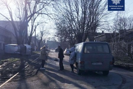 В Суворовском районе в результате ДТП перевернулся автомобиль (фото)