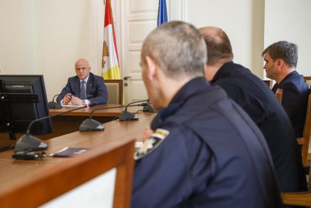 Мэр Одессы провел совещание с руководителями Нацполиции и частных охранных структур по взаимодействию для повышения уровня безопасности на дорогах (фото, видео)