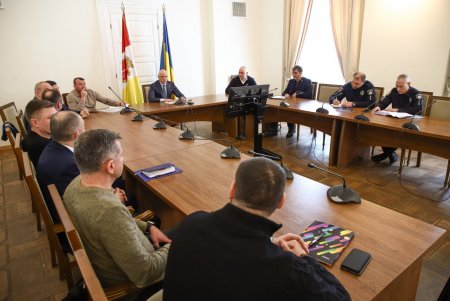 Мэр Одессы провел совещание с руководителями Нацполиции и частных охранных структур по взаимодействию для повышения уровня безопасности на дорогах (фото, видео)