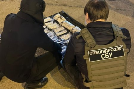 На одесском автовокзале задержали участника наркогруппировки с четырьмя килограммами амфетамина (фото)