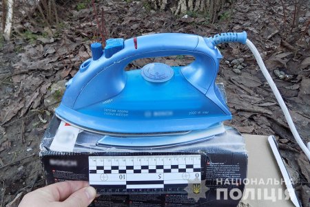 В Белгород-Днестровском районе грабители за несколько «ходок» оставили хозяина дома без мотоцикла, техники и посуды (фото)