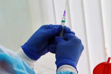 Старт вакцинации от COVID-19 в Одессе: первыми прививки сделали медики инфекционной больницы (фоторепортаж)