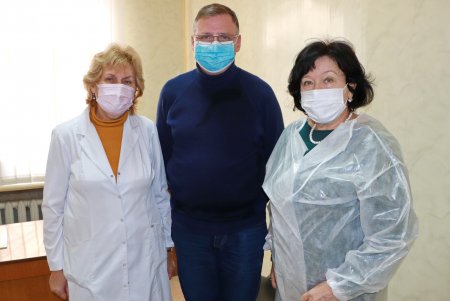 Старт вакцинации от COVID-19 в Одессе: первыми прививки сделали медики инфекционной больницы (фоторепортаж)