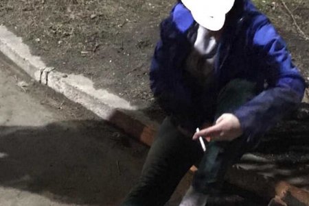 В Черноморске правоохранители задержали двух мужчин, которые пытались поджечь автомобиль (фото)