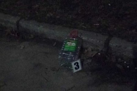 В Черноморске правоохранители задержали двух мужчин, которые пытались поджечь автомобиль (фото)