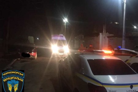 В Черноморске правоохранители задержали двух мужчин, которые пытались поджечь автомобиль (фото)