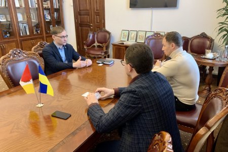 Городские власти встретились с новыми владельцами стадиона «Черноморец»