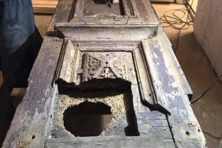 В Лютеранском переулке восстановили старинную дверь (фото)