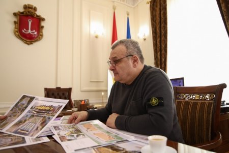 Возле Одесской облгосадминистрации создадут современный сквер с зонированием, озеленением и подсветкой (фото)