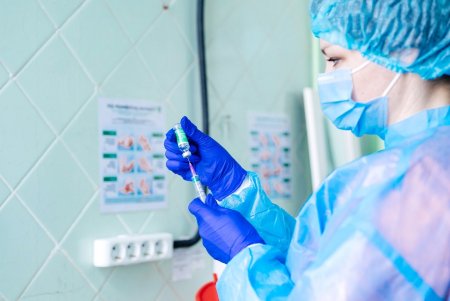 Одесских медиков вакцинируют от COVID-19 в соответствии с графиком (фото, видеокомментарий)
