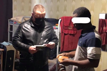 В общежитиях Одессы более 200 студентов-иностранцев проверили на соблюдение миграционных законов (фото)