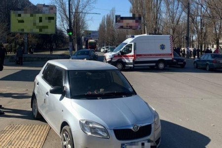 ДТП на поселке Котовского: Skoda не уступила скорой помощи (фото) 