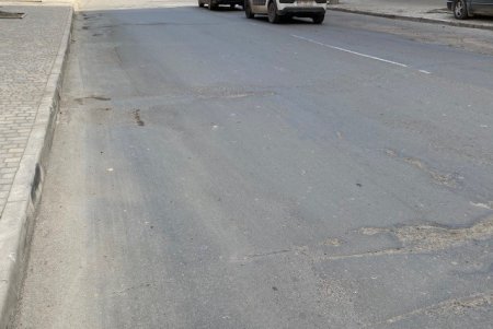 На улице Черняховского заменят дорожное покрытие, установят новые бордюры и остановочные комплексы (фото) 