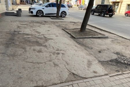 На улице Черняховского заменят дорожное покрытие, установят новые бордюры и остановочные комплексы (фото) 
