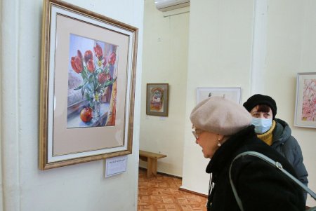 «Искусство – территория света»: в историко-краеведческом музее открылась выставка мастеров разных направлений и стилей (фоторепортаж)