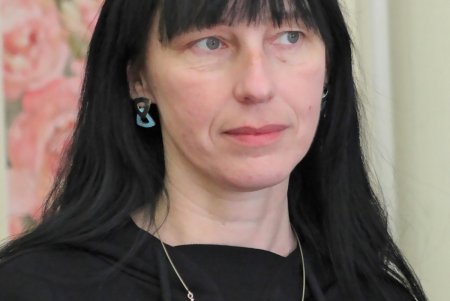«Искусство – территория света»: в историко-краеведческом музее открылась выставка мастеров разных направлений и стилей (фоторепортаж)
