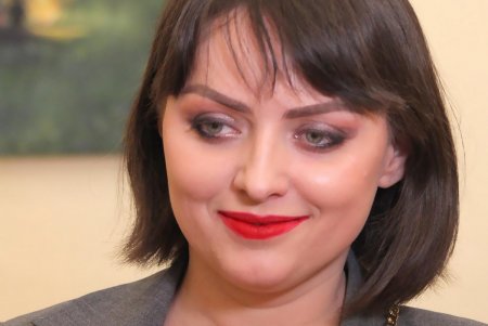 «Искусство – территория света»: в историко-краеведческом музее открылась выставка мастеров разных направлений и стилей (фоторепортаж)
