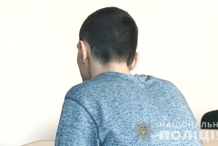 «Ваш родственник совершил ДТП»: в Одессе задержаны трое из банды мошенников, выманивавшей деньги у пенсионеров (фото, видео)