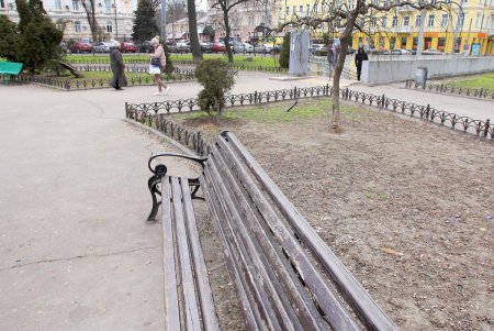 Сквер имени Пушкина – самый труднодоступный в городе (фоторепортаж)