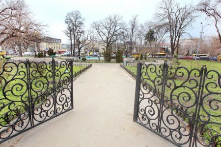 Сквер имени Пушкина – самый труднодоступный в городе (фоторепортаж)