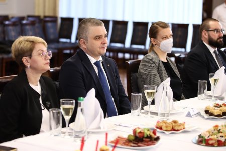 Мэр Одессы обсудил с представителями дипломатических миссий направления международного сотрудничества во время пандемии (фото, видео)
