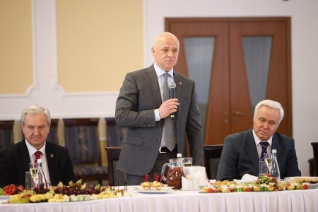 Мэр Одессы обсудил с представителями дипломатических миссий направления международного сотрудничества во время пандемии (фото, видео)