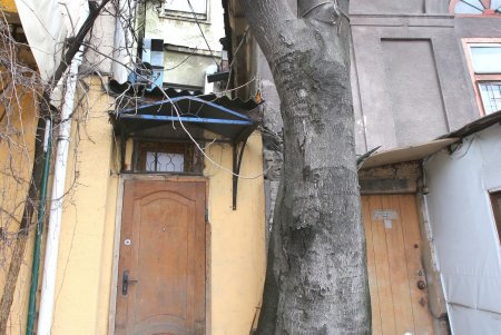 Таможенная: площадь, поменявшая за свою историю семь названий (фоторепортаж) 