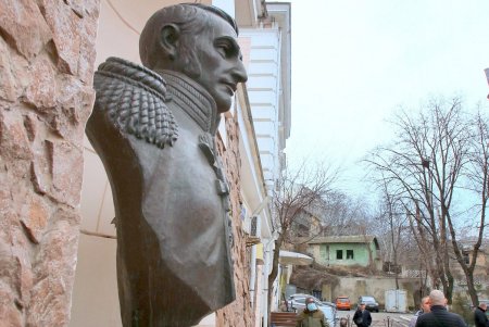 Таможенная: площадь, поменявшая за свою историю семь названий (фоторепортаж) 