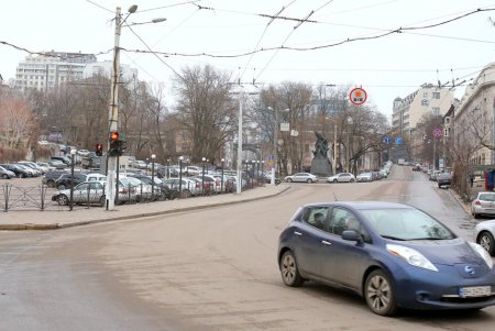 Таможенная: площадь, поменявшая за свою историю семь названий (фоторепортаж) 