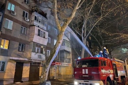 На Сегедской горела квартира на пятом этаже (видео)