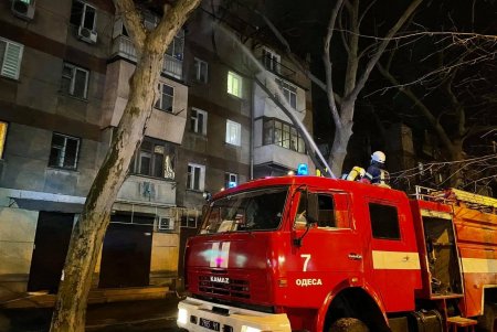 На Сегедской горела квартира на пятом этаже (видео)