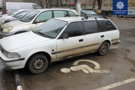 В Одессе патрульные проверили парковочные места для инвалидов — авто нарушителей отправили на штрафплощадку (фото)