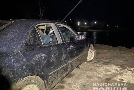 Смертельное ДТП в Балте: иномарка упала в реку, погиб пассажир (фото, видео)