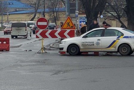 Ограничение движения и изменения маршрутов: на Ивановскому мосту установили ограждения и знаки (фото)