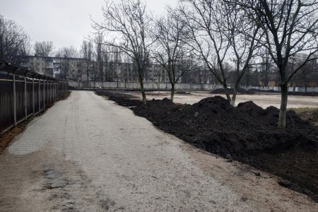На Таирова активно идет обновление здания школы № 33 и строительство Центра детского и юношеского творчества (фото)