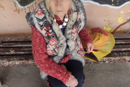 Одесские патрульные помогли 92-летней пенсионерке вернуться домой