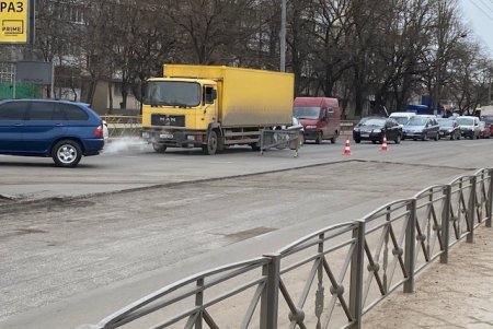 В Одессе проводят текущий ремонт основных автомагистралей, в том числе Французского бульвара (видеокомментарий)