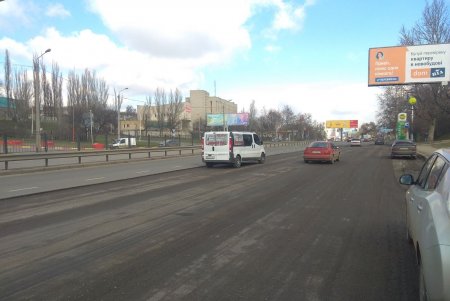 В Одессе проводят текущий ремонт основных автомагистралей, в том числе Французского бульвара (видеокомментарий)