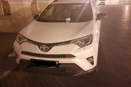 С Приморского бульвара убрали припаркованные автомобили