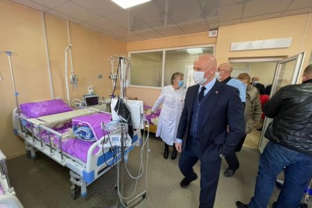 Мэр Одессы на открытии ковидного отделения в ГКБ № 8: «Отремонтировали все четыре этажа здания, обеспечили 100 кислородных точек» (фото)