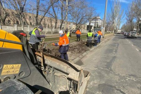 В разных районах Одессы коммунальщики провели тщательную очистку улиц (фото)