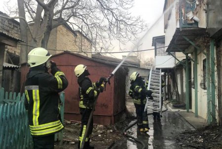На Бугаевке горела квартира в двухэтажном жилом доме (фото)