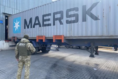 Контрабандисты пытались под видом салфеток ввезти через порт «Черноморск» почти 700 тысяч пачек сигарет (фото, видео)