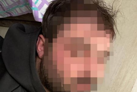 Одесские полицейские задержали четырех уроженцев Закавказья, которые требовали у жителя Луганской области 15 тысяч долларов несуществующего долга (фото, видео)