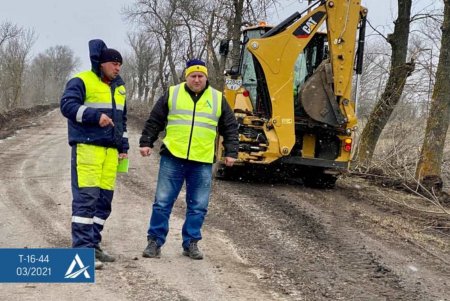 На юго-западе региона ремонтируют дорогу, соединяющую два контрольно-пропускных пункта с Молдовой (фото)