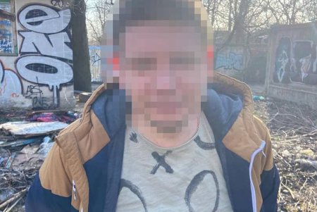 Полицейские задержали закладчика с амфетамином и канабисом