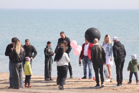Одесситы проводят воскресенье в Лузановке (фоторепортаж)