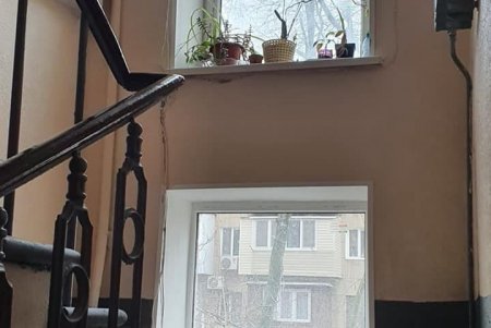 В Приморском районе завершили ремонт еще одной парадной (фото)