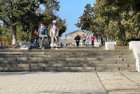 В Дюковском парке благоустроят центральную аллею и очистят еще один пруд (фото, видео)