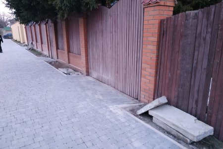 Ведется капитальный ремонт тротуаров вдоль улицы Чубаевской (фото)